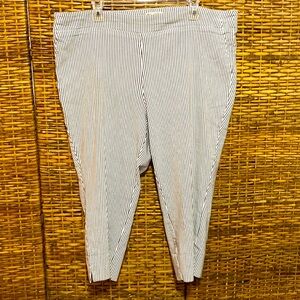 GUC Elaine Rose High Gray blue white pinstripe pull on crop pants 22w